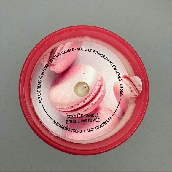 VICTORIA’S Secret PINK Pink Macaron Soy-Wax Blend Candle - Picture 3 of 3